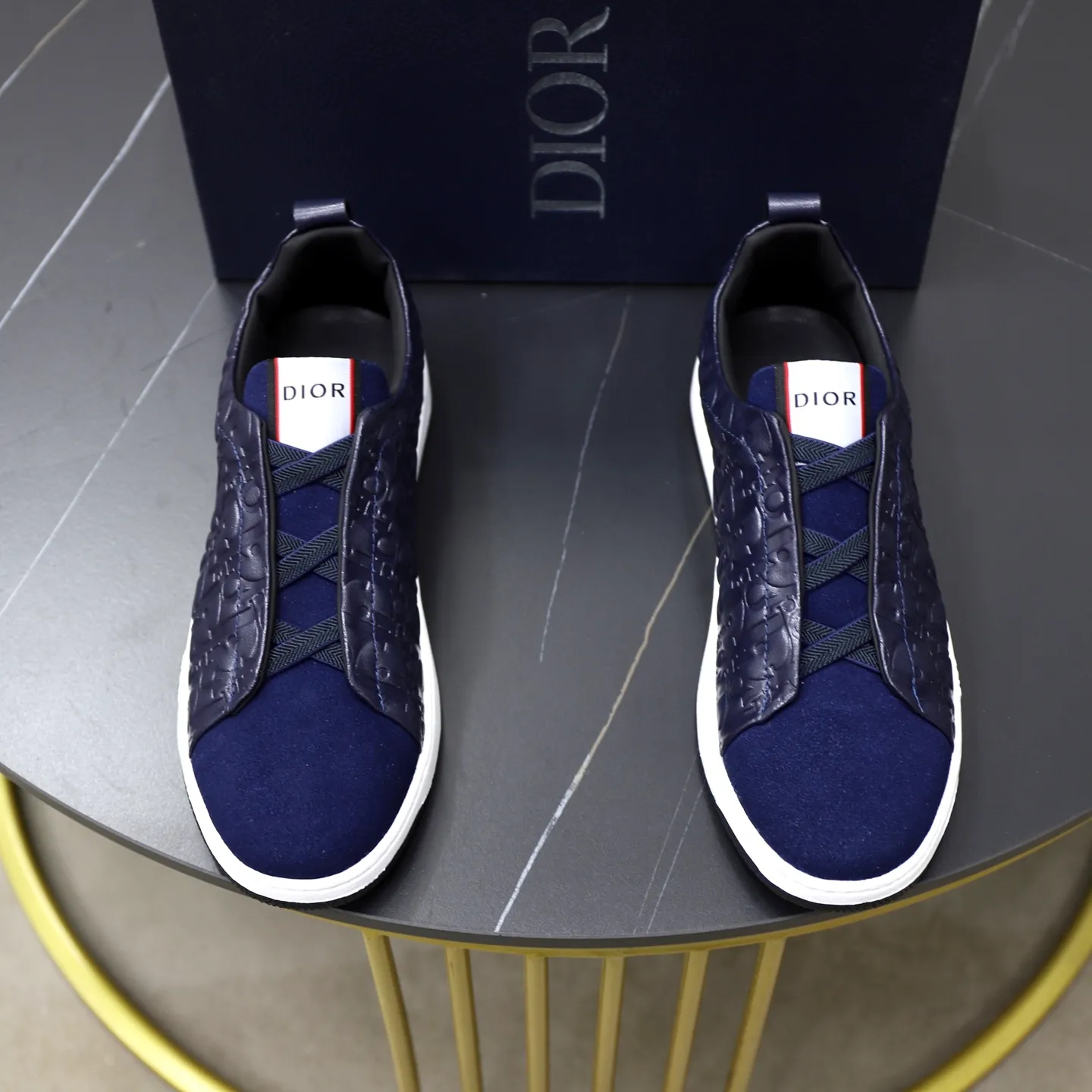 Ex-factory price: 442💰🙅‍♂️🙅‍♂️🙅‍♂️ Brand: Dior DIOR Standard code: 38-44 (45 customized) Grade: Same as the official website Material: Original leather splicing, comfortable and breathable lining, original wear-resistant outsole Style category: Men's fashionable casual shoes, running shoes, noble luxury brand elements, top luxury Color: actual picture color